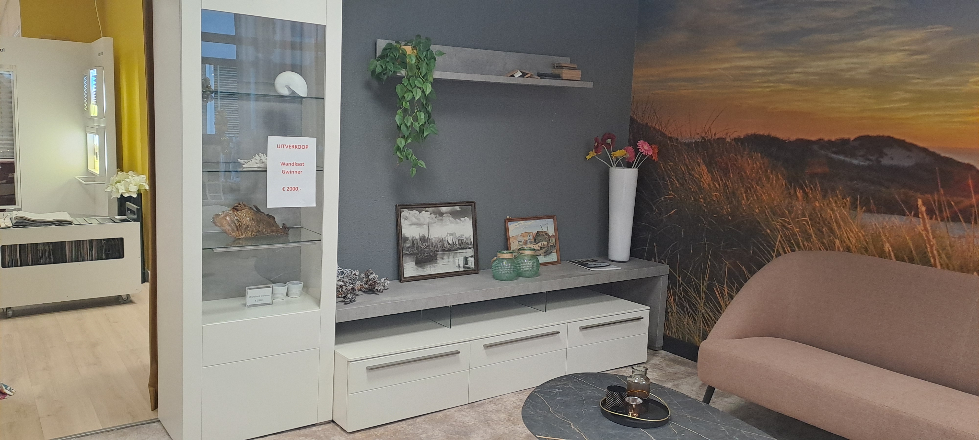 Super aanbieding wandkast gwinner uit onze showroom nu voor maar € 600,-